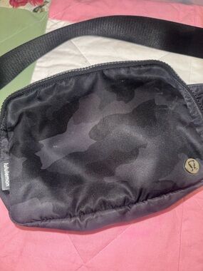 lululemon athletica Camo Belt Bag